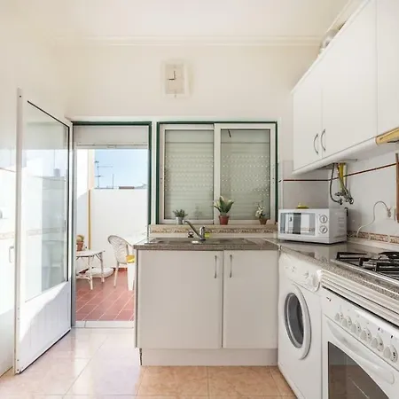 Home4u - Cosy With Fantastic Terrace *